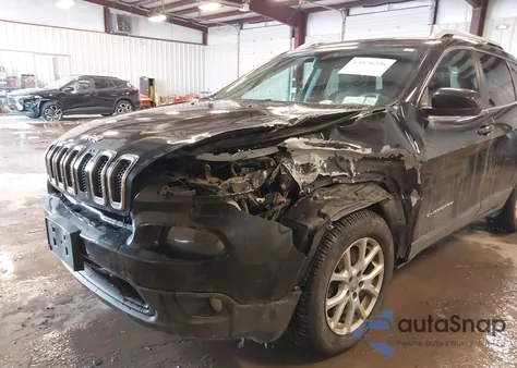 2016 Jeep Cherokee Latitude z USA, uszkodzony, nr VIN 1C4PJMCS6GW262502